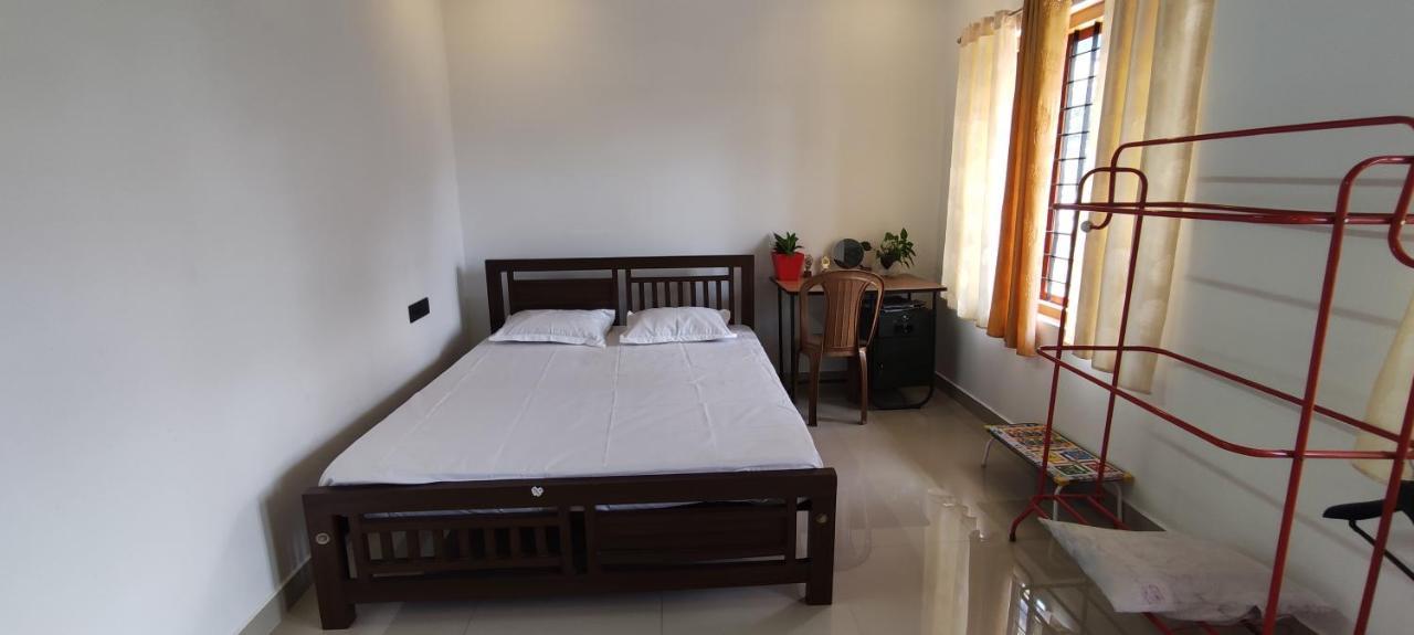 Soly'S Villa Homestay Munnar Bagian luar foto