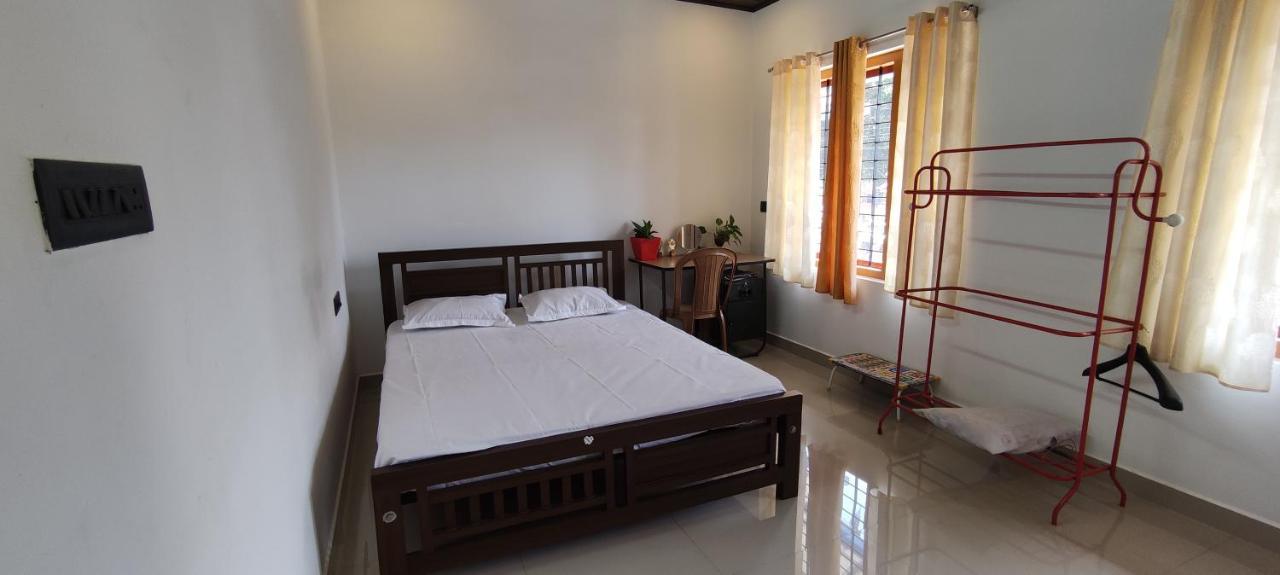 Soly'S Villa Homestay Munnar Bagian luar foto